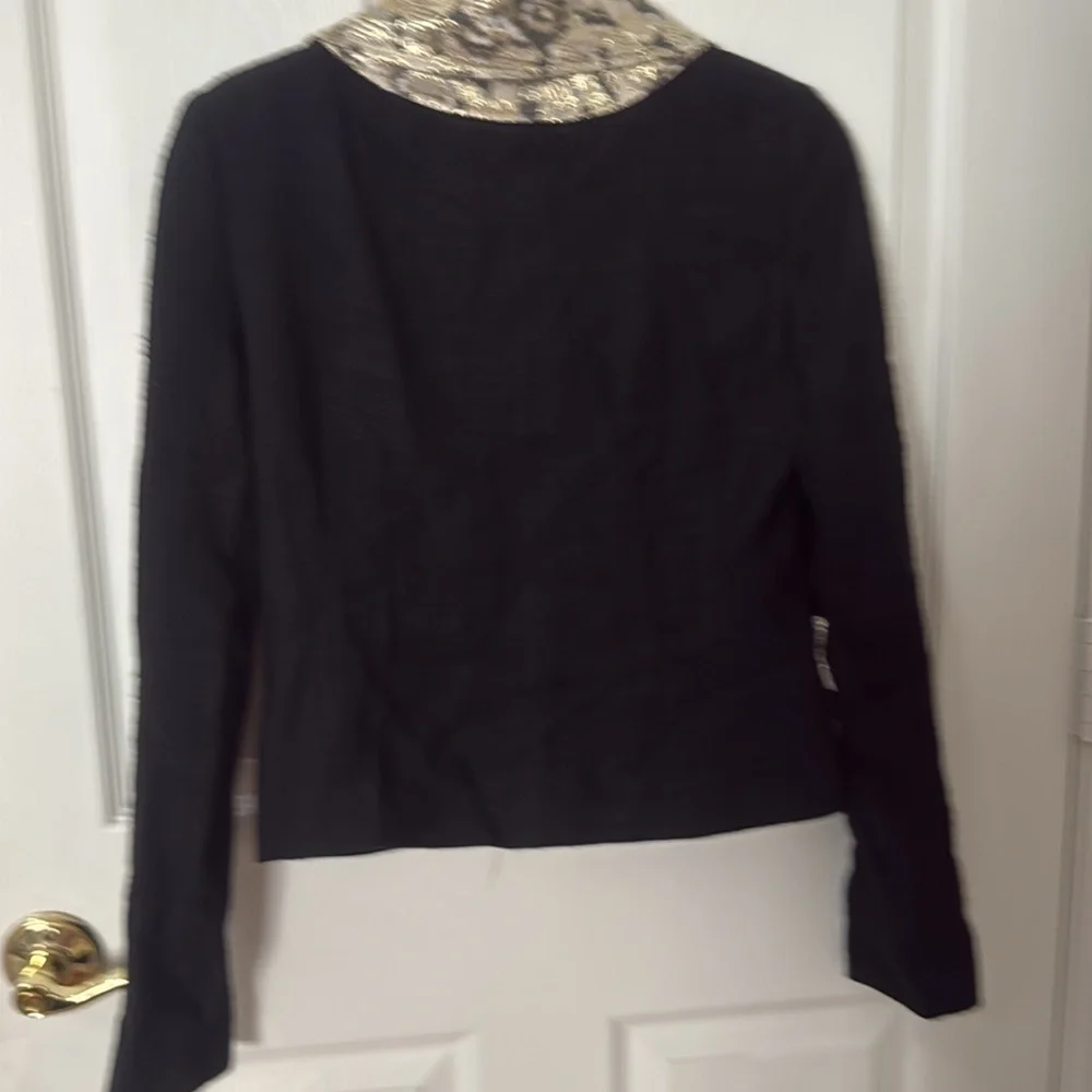 Gorgeous, vintage dolce and Gabbana blazer with gold accent and buttons size XS - Picture 6 of 7